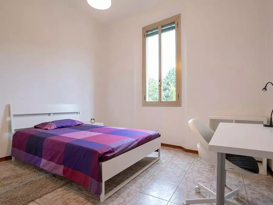 Immagine 4 di Camera in affitto  in Via Pompeo Vizzani a Bologna
