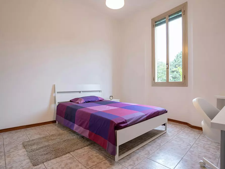 Immagine 3 di Camera in affitto  in Via Pompeo Vizzani a Bologna