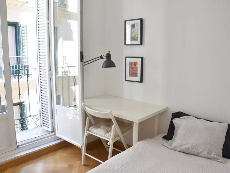 Immagine 2 di Camera in affitto  in Calle Mesón de Paredes a Madrid