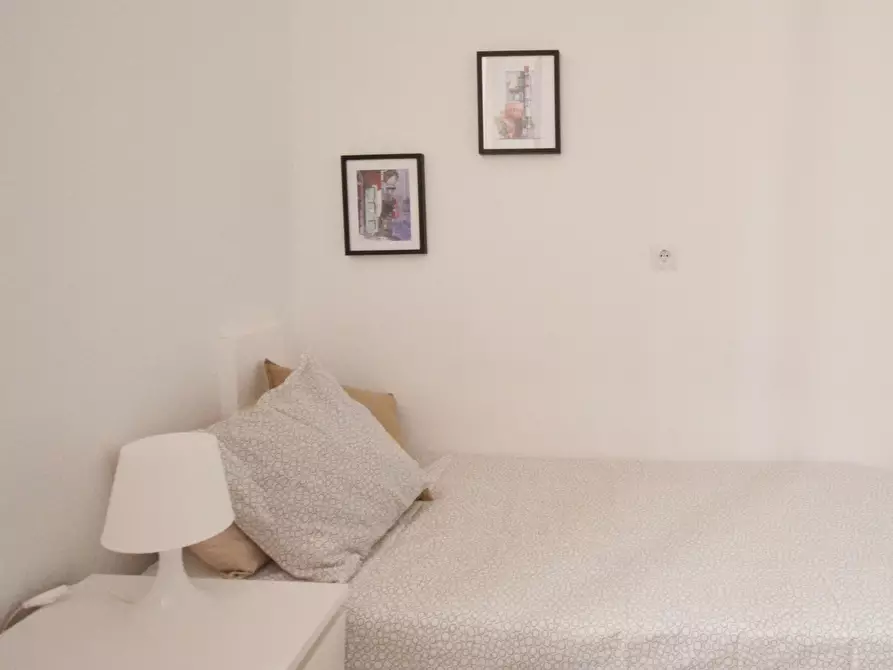 Immagine 3 di Camera in affitto  in Calle de Alberto Aguilera a Madrid