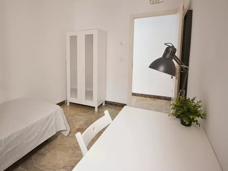 Immagine 2 di Camera in affitto  in Calle de Alberto Aguilera a Madrid