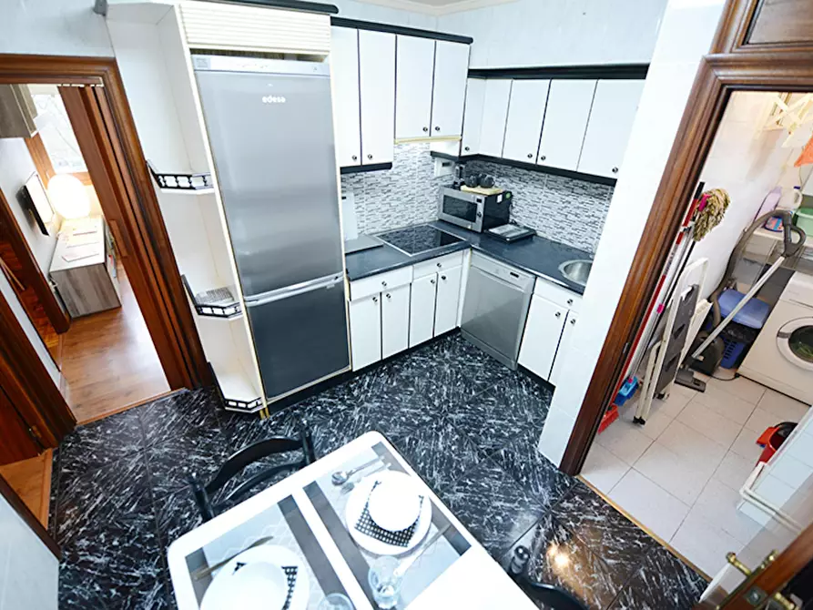 Immagine 7 di Camera in affitto  in Larrakoetxe Kalea a Bilbao