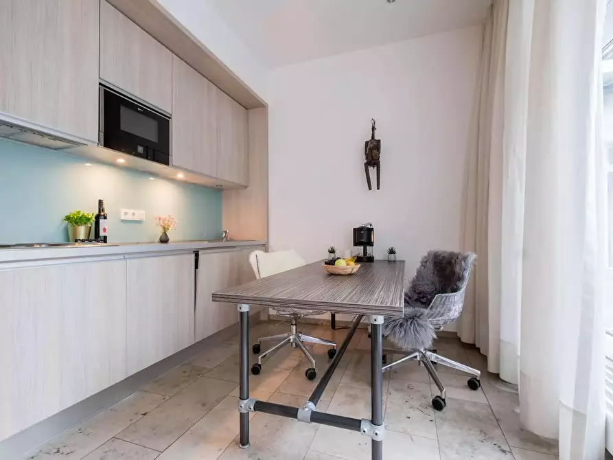 Immagine 6 di Appartamento in affitto  in Stephanienstraße a Düsseldorf