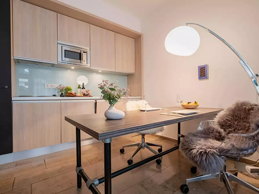 Immagine 7 di Appartamento in affitto  in Stephanienstraße a Düsseldorf