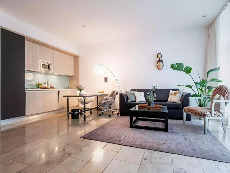 Immagine 5 di Appartamento in affitto  in Stephanienstraße a Düsseldorf