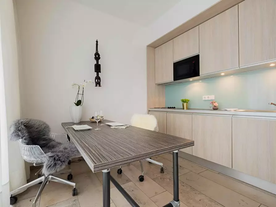 Immagine 5 di Appartamento in affitto  in Stephanienstraße a Düsseldorf