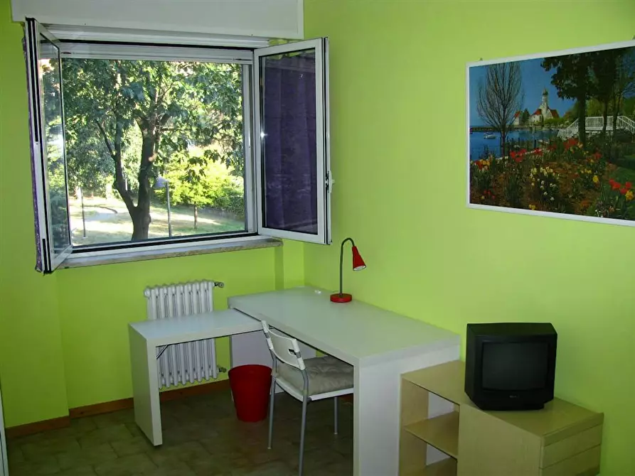 Immagine 1 di Camera in affitto  in Via Raffaello Giolli a Milano