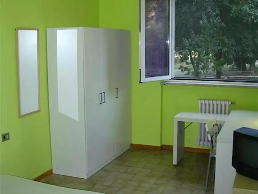 Immagine 2 di Camera in affitto  in Via Raffaello Giolli a Milano