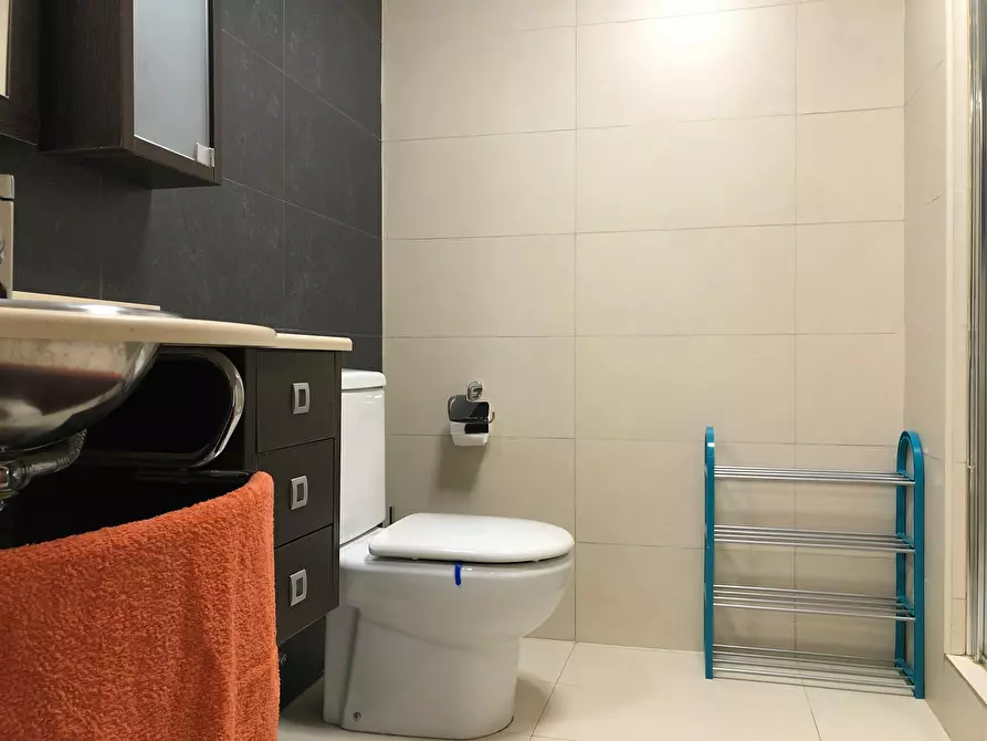 Immagine 10 di Appartamento in affitto  in Calle Laguna del Marquesado a Madrid