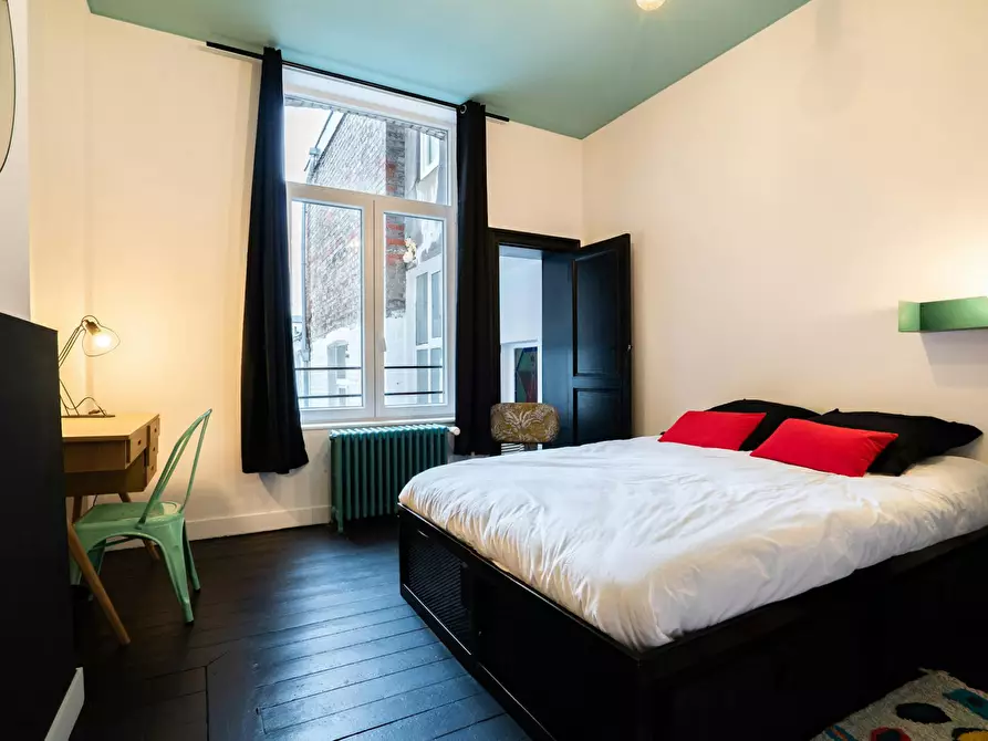 Immagine 1 di Camera in affitto  in Rue Willy Ernst a Charleroi