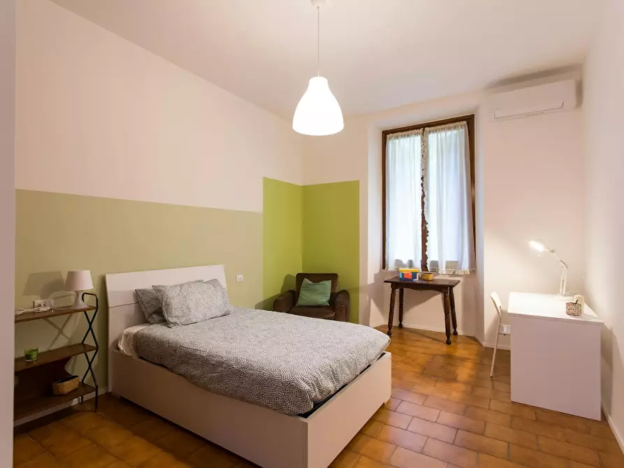Immagine 2 di Camera in affitto  in Via Lomellina a Milano