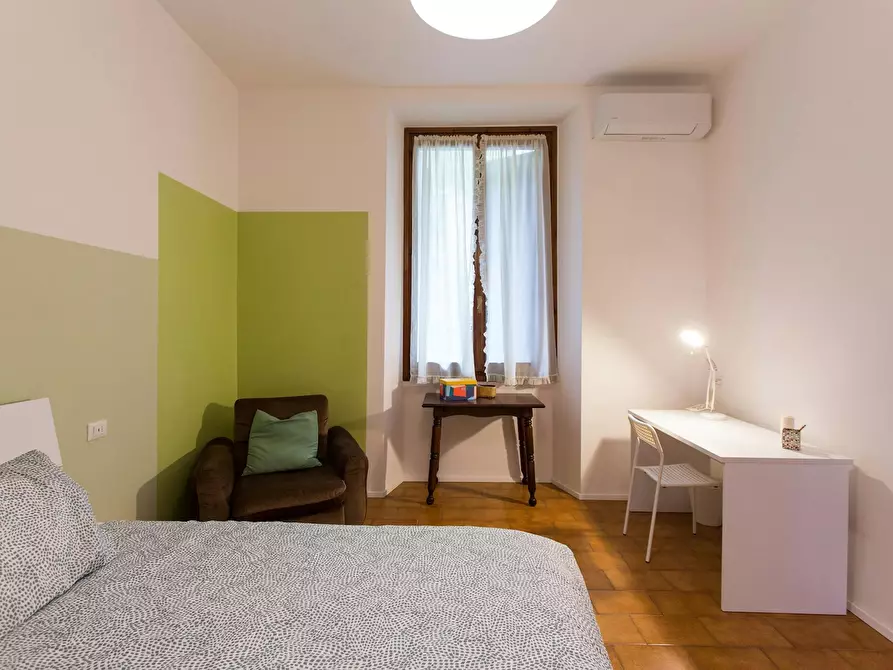 Immagine 3 di Camera in affitto  in Via Lomellina a Milano