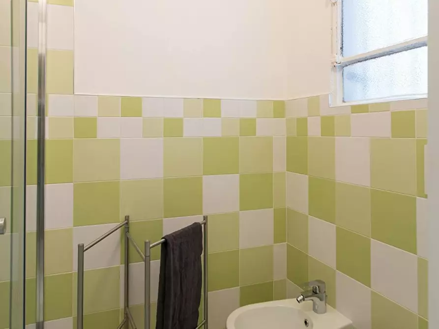 Immagine 9 di Camera in affitto  in Via Lomellina a Milano