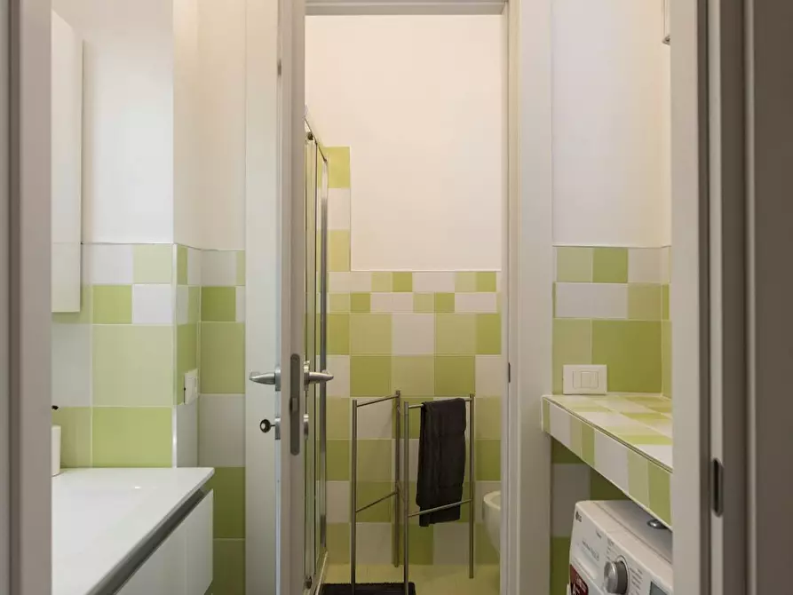 Immagine 6 di Camera in affitto  in Via Lomellina a Milano