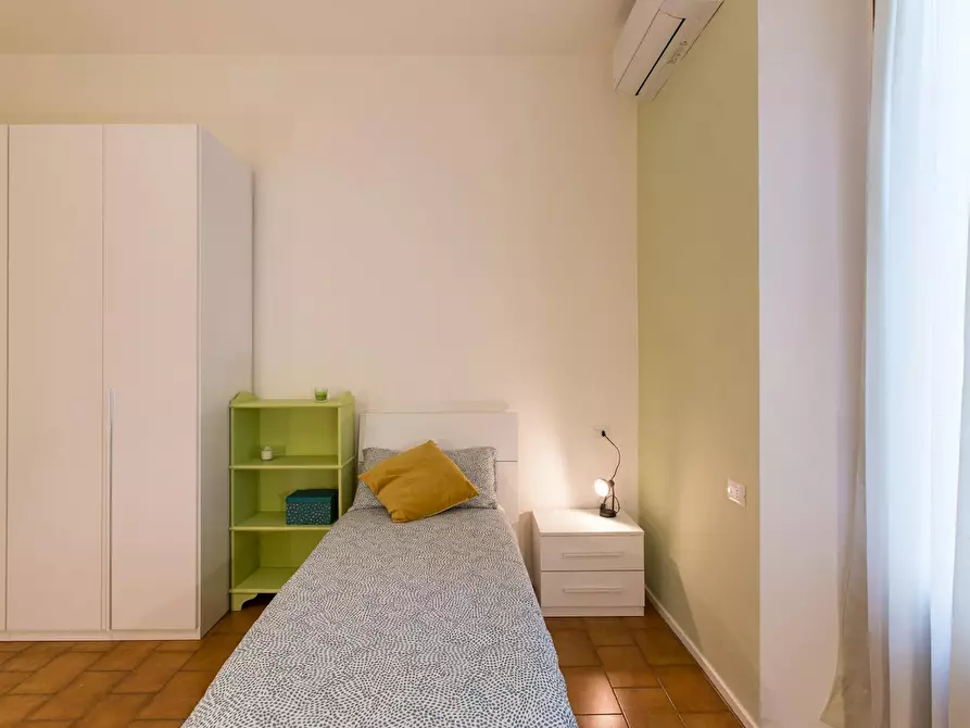 Immagine 5 di Camera condivisa in affitto  in Via Lomellina a Milano
