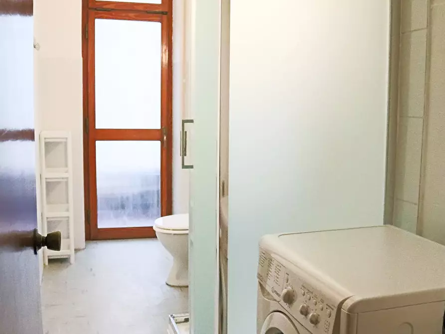 Immagine 10 di Camera in affitto  in Via Tigellio a Cagliari