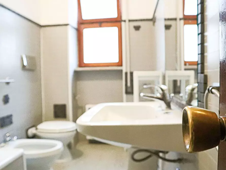 Immagine 7 di Camera in affitto  in Via Tigellio a Cagliari