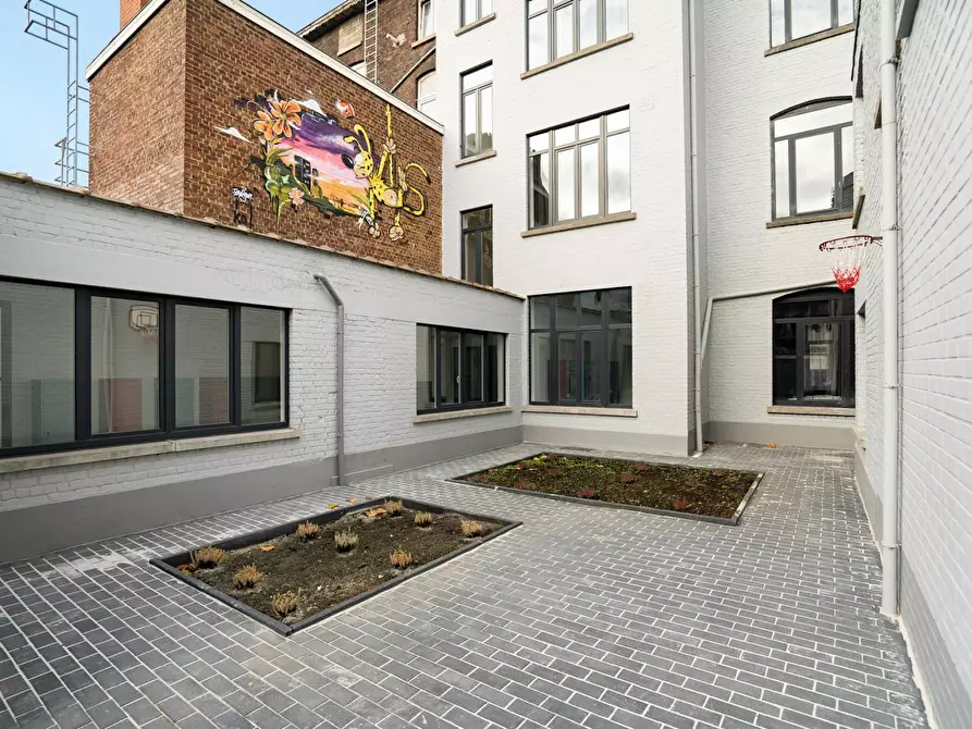 Immagine 8 di Camera in affitto  in Rue Zénobe Gramme a Charleroi
