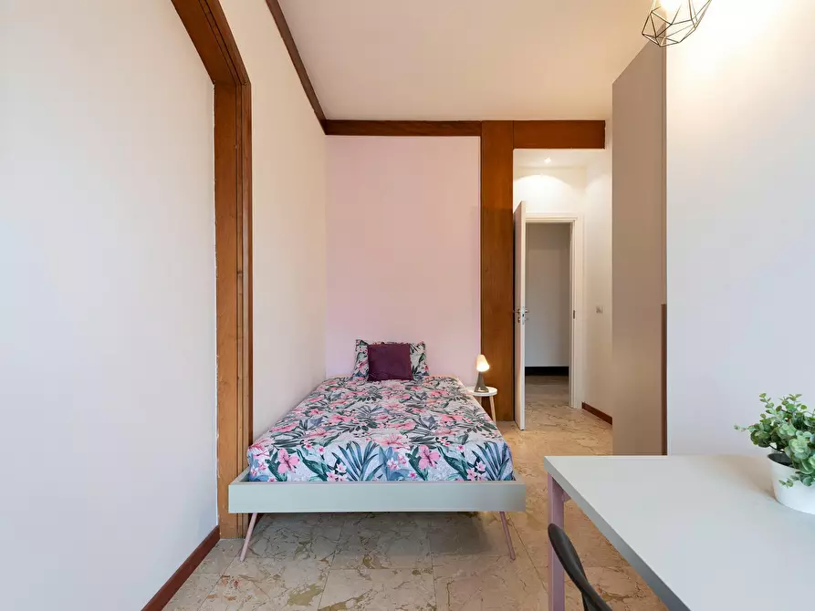 Immagine 5 di Camera in affitto  in Viale Beatrice d'Este a Milano