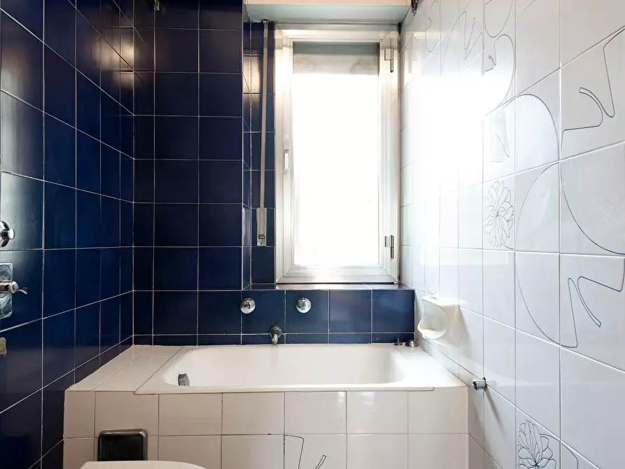 Immagine 10 di Camera in affitto  in Viale Beatrice d'Este a Milano