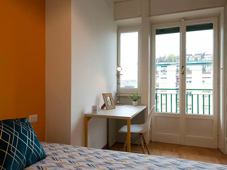 Immagine 2 di Camera in affitto  in Viale Beatrice d'Este a Milano