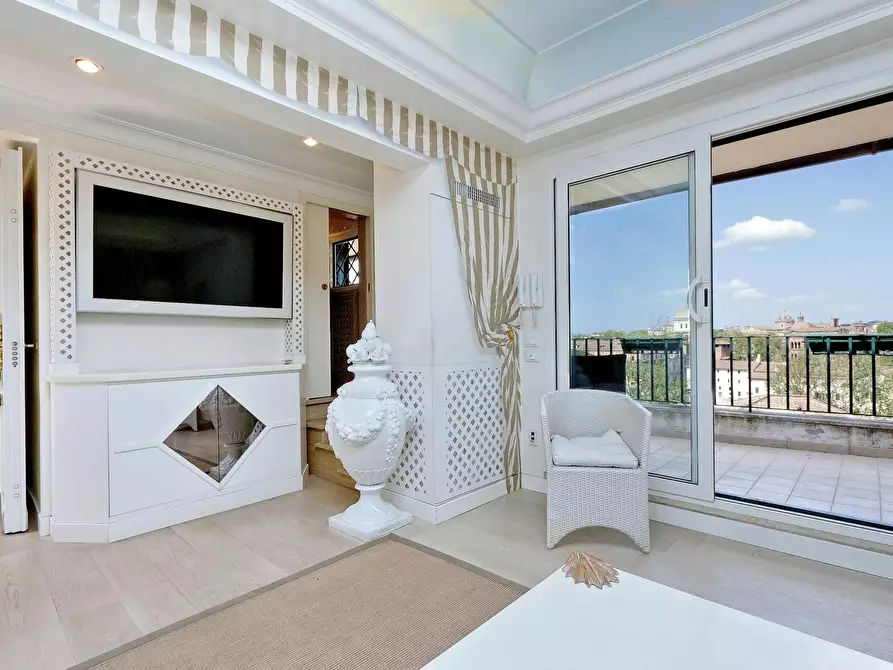 Immagine 5 di Appartamento in affitto  in Via della Botticella a Roma