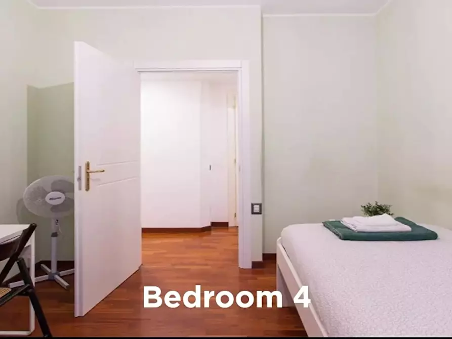 Immagine 2 di Camera in affitto  in Via Andrea Maria Ampère a Milano