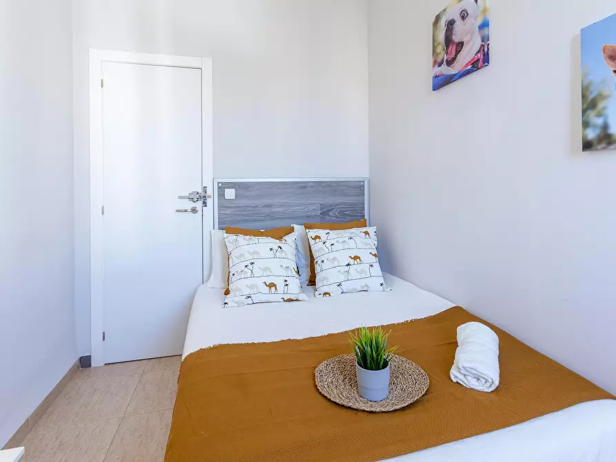 Immagine 2 di Camera in affitto  in Calle Honorato Juan a Valencia