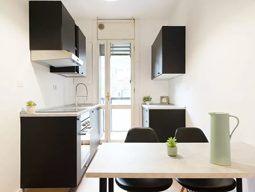 Immagine 5 di Camera in affitto  in Via Leopoldo Cicognara a Milano