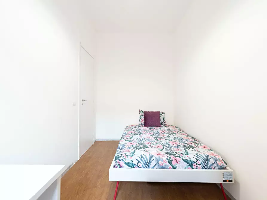 Immagine 2 di Camera in affitto  in Via Leopoldo Cicognara a Milano