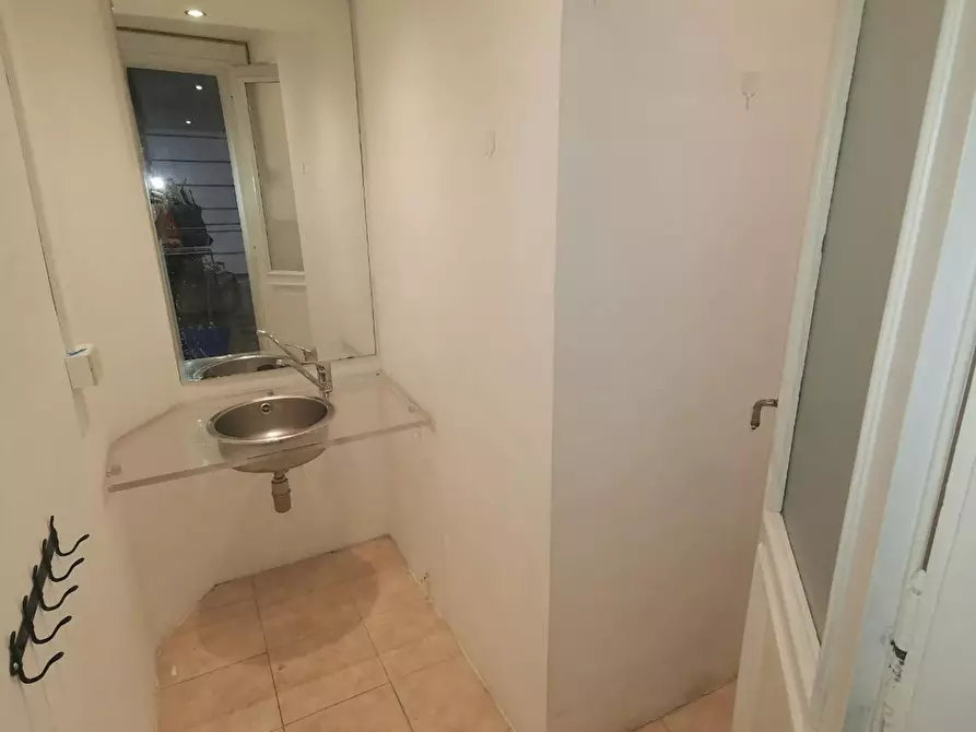 Immagine 9 di Camera in affitto  in Corso Inghilterra a Torino