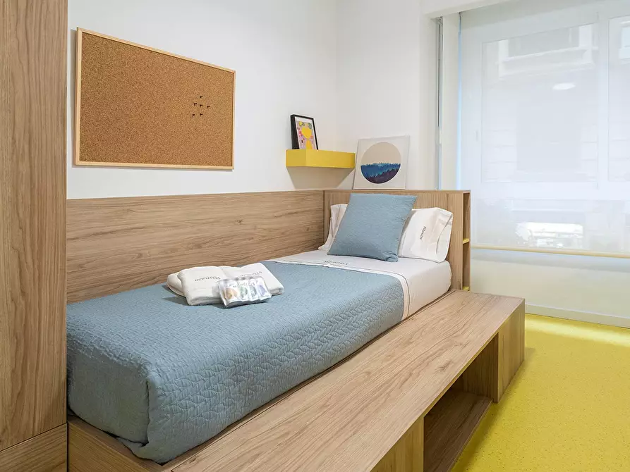 Immagine 1 di Camera in affitto  in Calle Ribera a Valencia