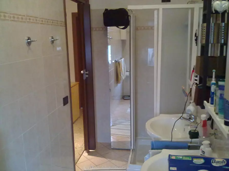 Immagine 5 di Camera in affitto  in Via Giuseppe Di Vittorio a San Donato Milanese