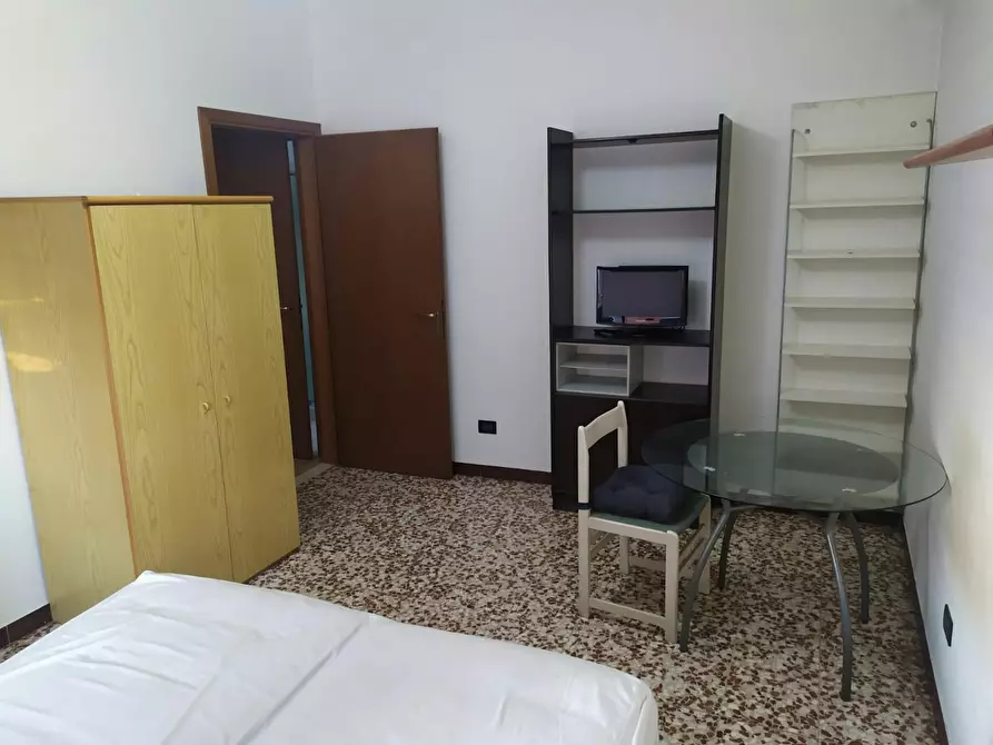 Immagine 3 di Camera in affitto  in Via Giuseppe Di Vittorio a San Donato Milanese