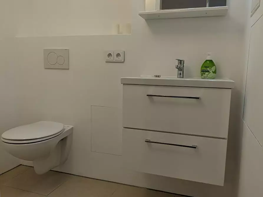 Immagine 3 di Camera in affitto  in Rotkehlchenweg a München