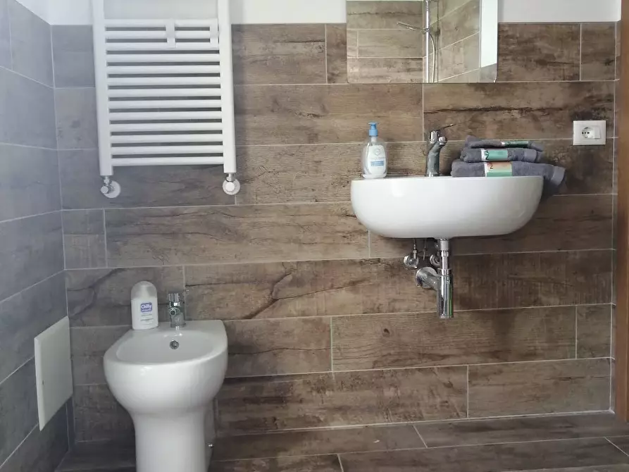 Immagine 5 di Camera in affitto  in Via del Mazzucco a Mondovì