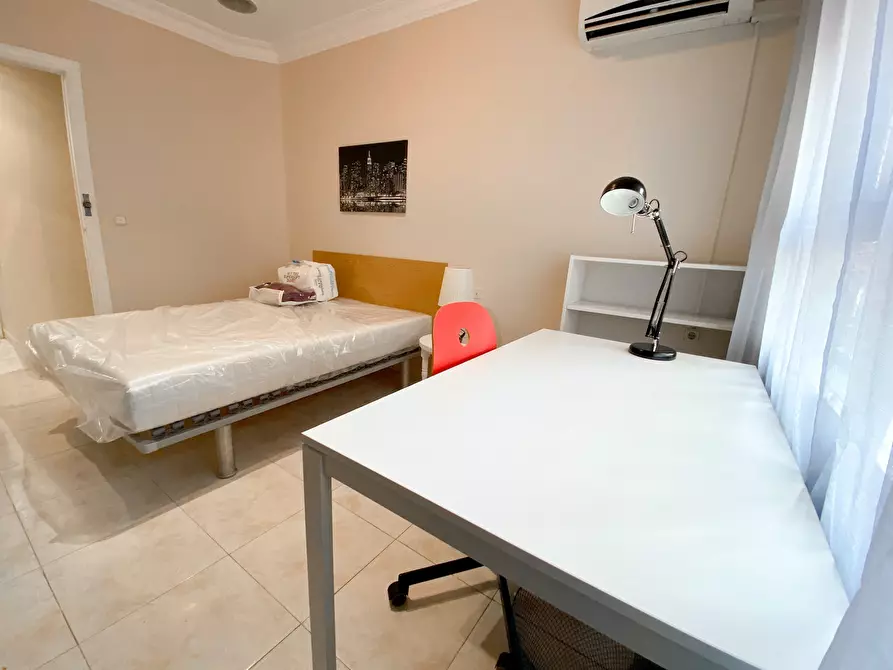 Immagine 3 di Camera in affitto  in Gran Vía de las Germanías a Valencia