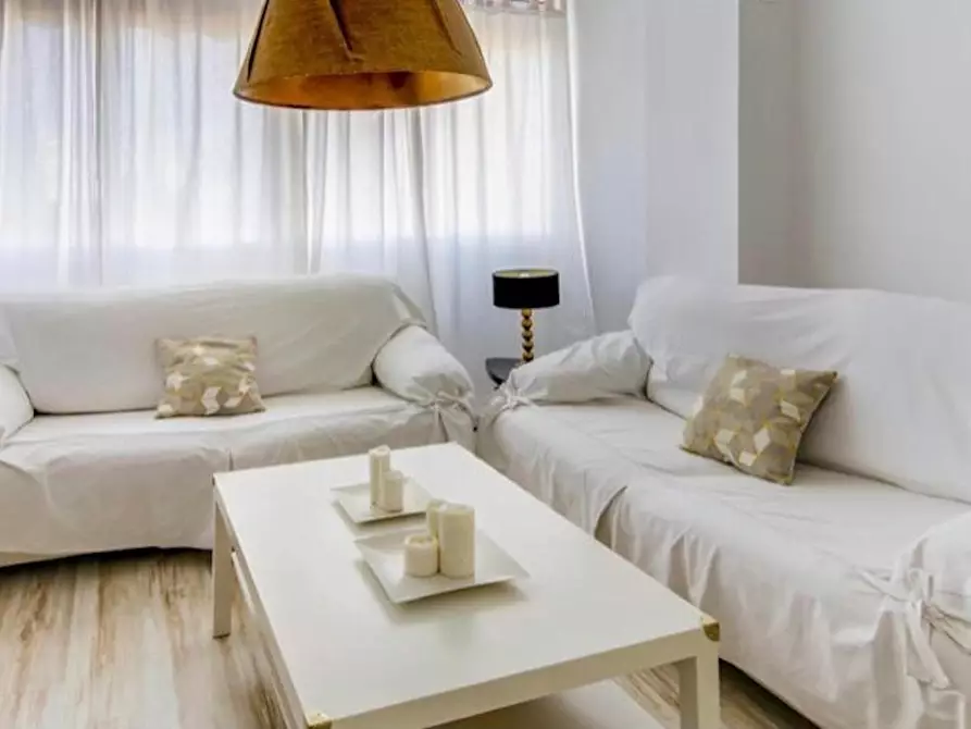 Immagine 6 di Appartamento in affitto  in Avinguda del Port a Valencia