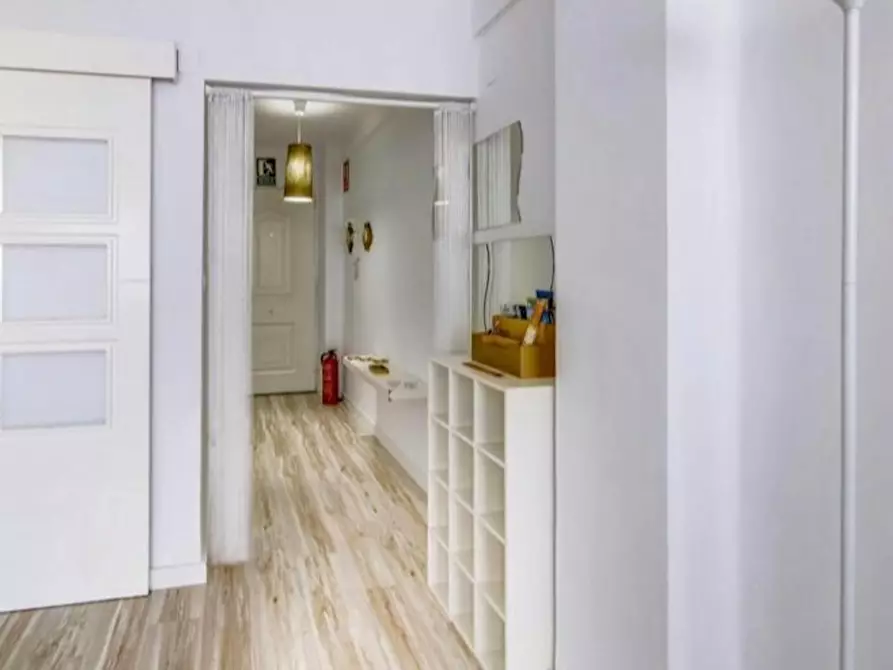 Immagine 10 di Appartamento in affitto  in Avinguda del Port a Valencia