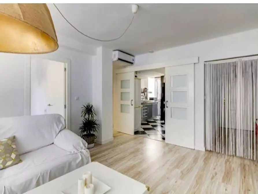 Immagine 4 di Appartamento in affitto  in Avinguda del Port a Valencia