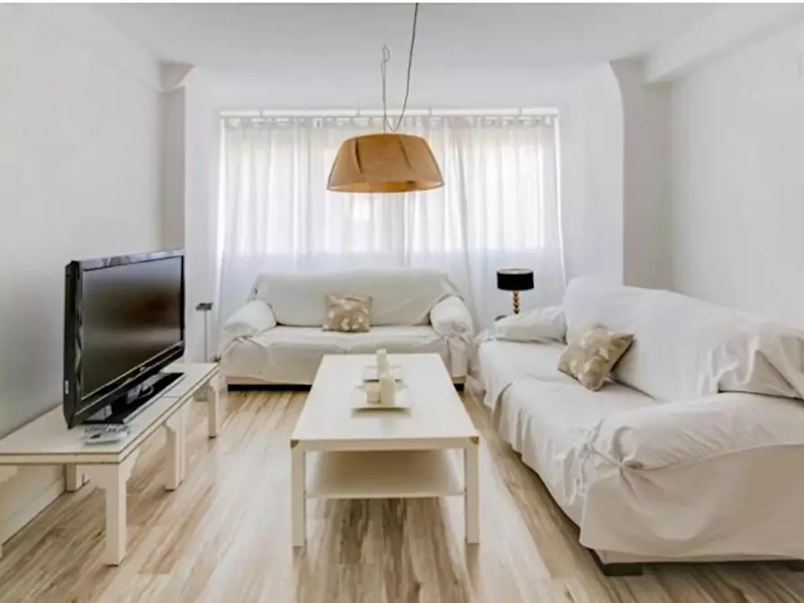 Immagine 5 di Appartamento in affitto  in Avinguda del Port a Valencia