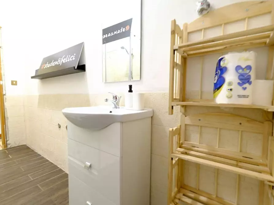 Immagine 10 di Camera in affitto  in Via Torino a Sassari