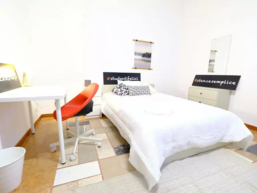 Immagine 9 di Camera in affitto  in Via Torino a Sassari