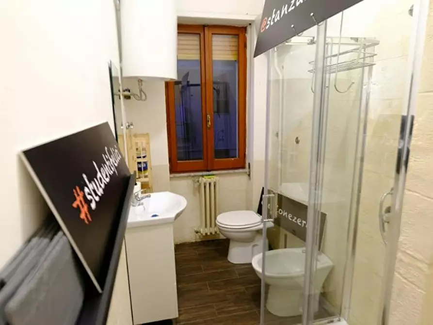 Immagine 10 di Camera in affitto  in Via Torino a Sassari