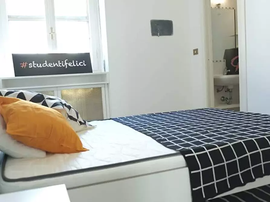 Immagine 3 di Camera in affitto  in Via Nizza a Sassari