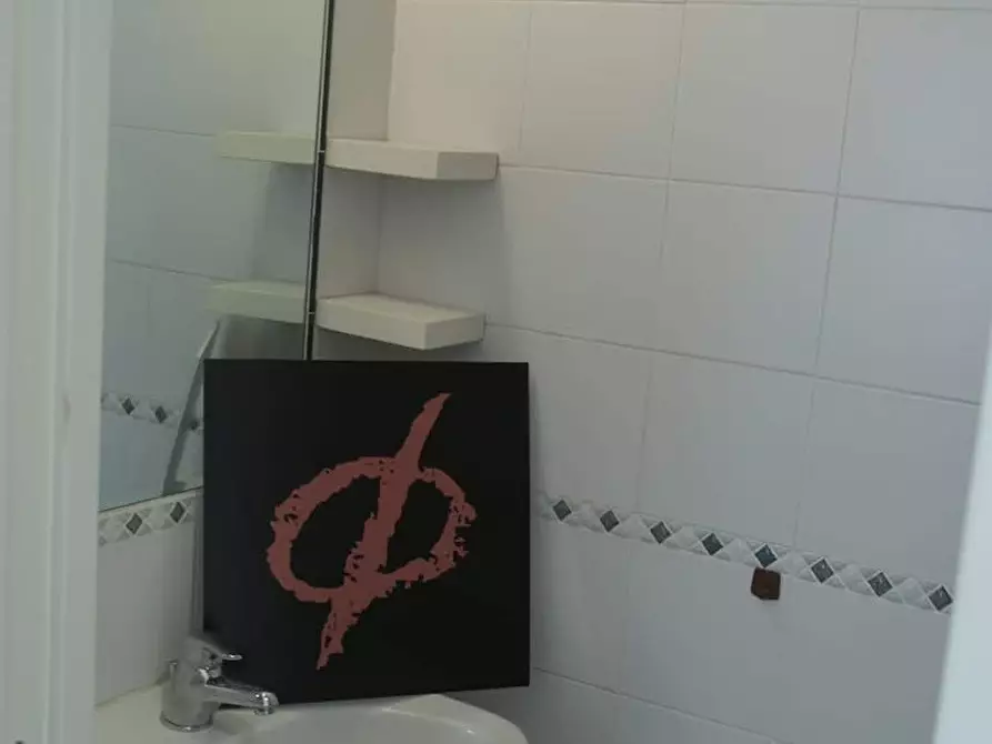 Immagine 6 di Camera in affitto  in Via Nizza a Sassari