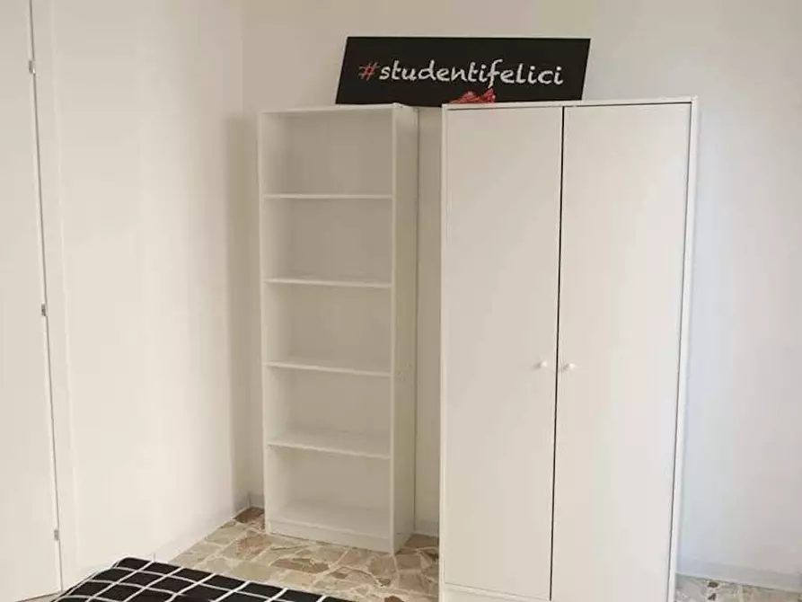 Immagine 2 di Camera in affitto  in Via Nizza a Sassari