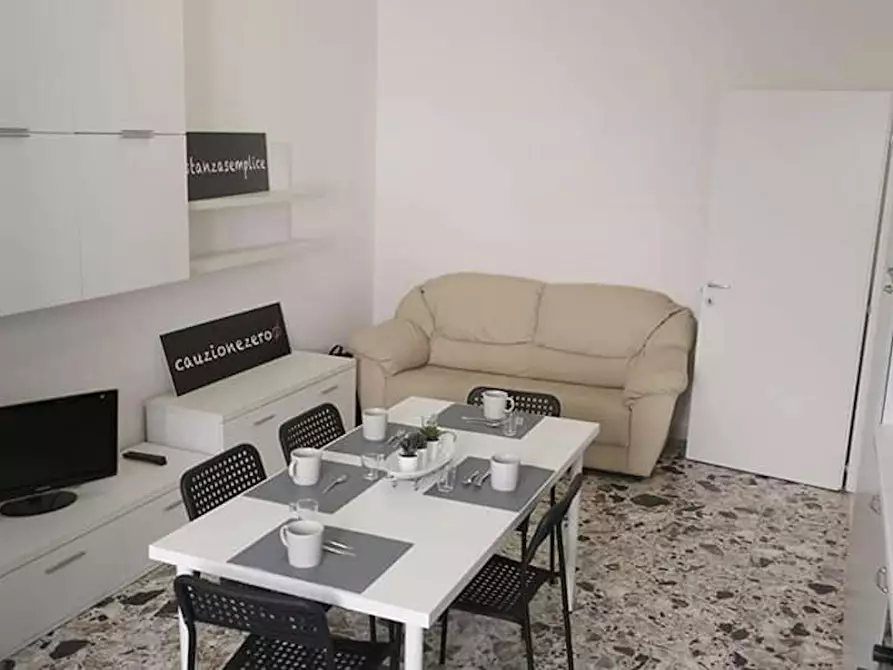 Immagine 7 di Camera in affitto  in Via Nizza a Sassari