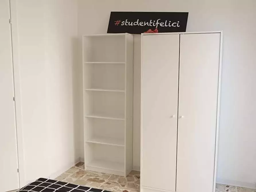 Immagine 2 di Camera in affitto  in Via Nizza a Sassari