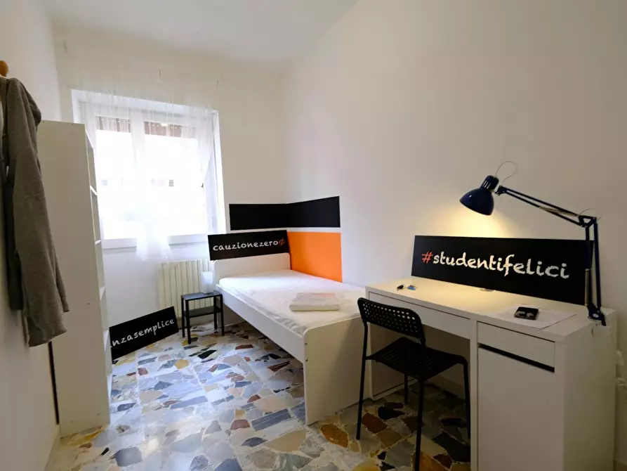 Immagine 2 di Camera in affitto  in Via Nizza a Sassari